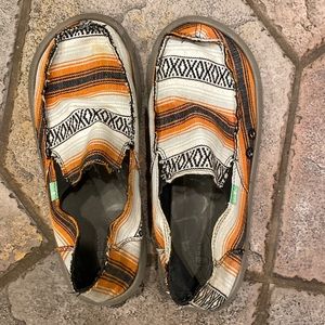 Sanuks size 10